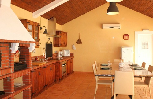 Montijo House | Wonderful villa for 6 guests with pool, WIFI, A/C, TV and terrace