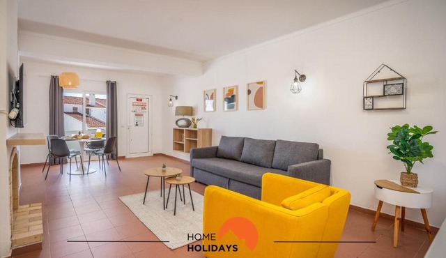 #170 Páteo 1 Flat by Home Holidays