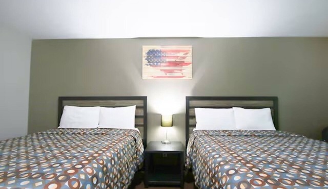 2 Accommodations near Hwy 34 & Pony Creek Park | Large Room for Group Travel in Mills County