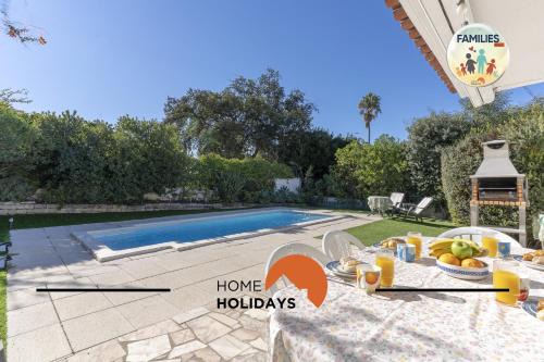 #329 Villa w Pool Family Stay
