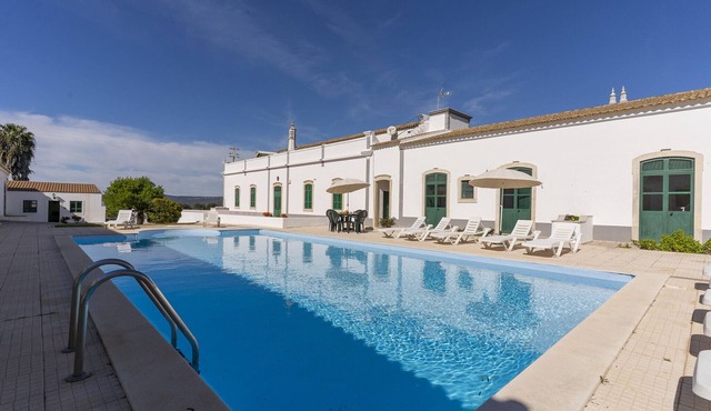 #358 Quinta Brito Lima A by Home Holidays