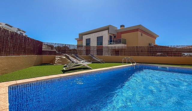 ★4 Bedroom, Holiday villa with Private Pool, Beach nearby in Albufeira