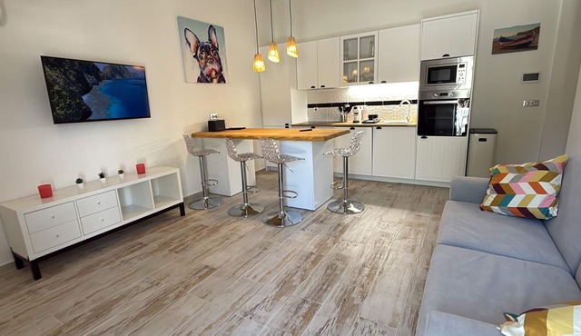800 m from the beach, modern apartment with terrace on ground floor
