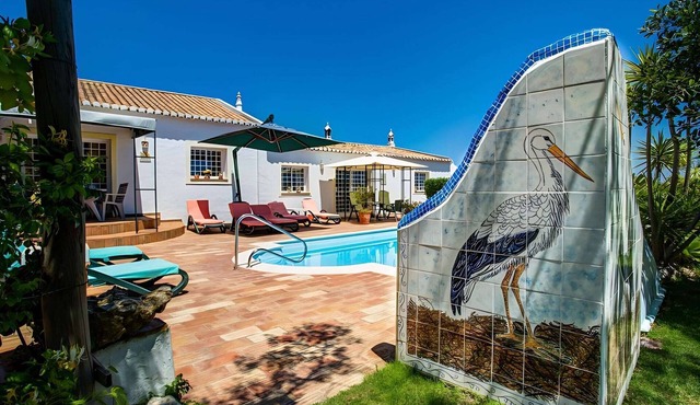 Algarve Apartment with Garden & Pool