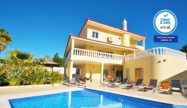 AMAZING VILLA, AIR CON, WI-FI, PRIVATE POOL, CLOSE TO ALL AMENITIES