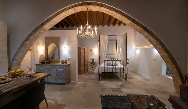 Apanemia Inn Studio in Lofou