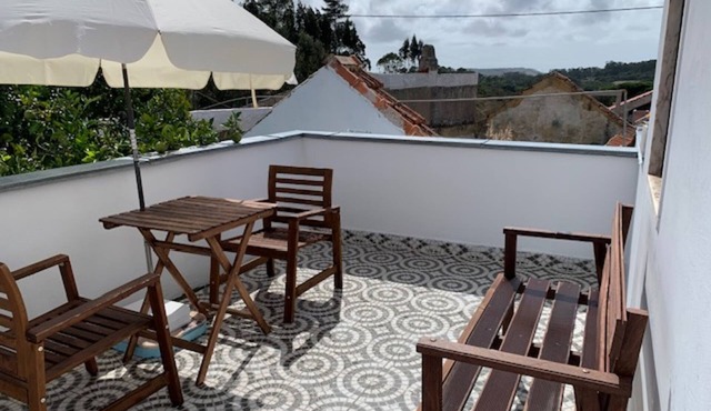 Apartment 'Andar Tranquilo Entre Lisboa-sintra' with Mountain View, Private Terrace and Wi-Fi