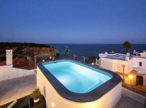 Apartment overlooking Benagil Beach with pool