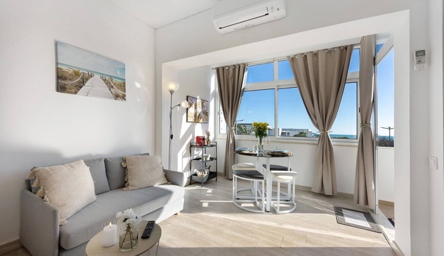 Apartment 'Torralta' with Sea View, Wi-Fi and Air Conditioning