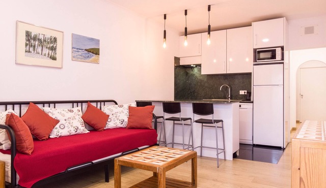 Apartment with private balcony, A/C and Wifi