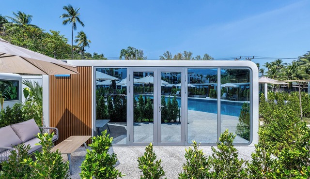 Apple House 1-bedroom cabin with AC Tambon Choeng Thale Prime Location NearBeach