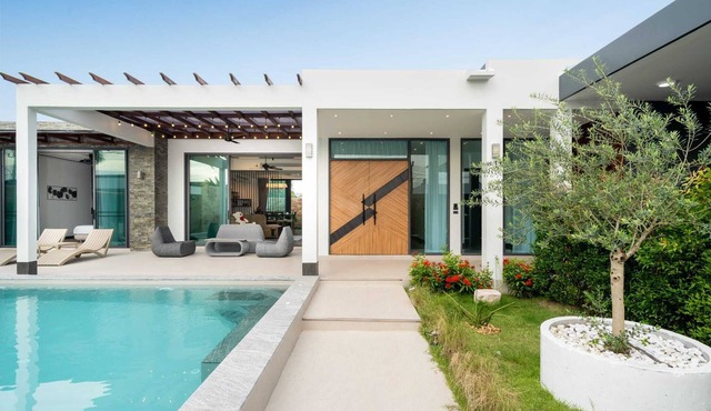 Baan Don 3 BR Pool Villa near Layan