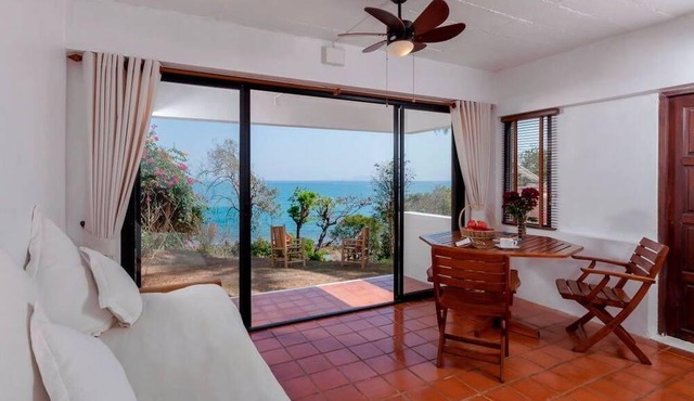 Baan Khunying – Secluded Phuket Beachfront Villa