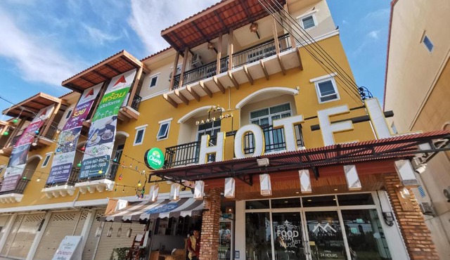 Baan URT Suratthani Airport Hotel
