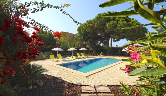Beautiful Detached Villa with AC, Wi Fi, BBQ, Private Pool at Porto do Mos Beach