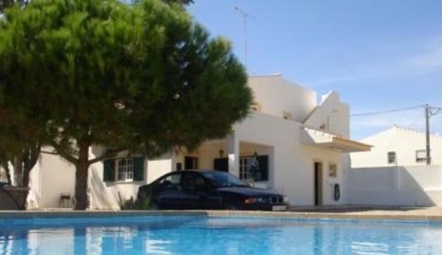 Beautiful villa with swimming pool in an idyllic and quiet environment