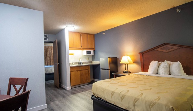 Blue Way Inn Eagan Extended Stay - 1 King Bed Non Smoking in Eagan