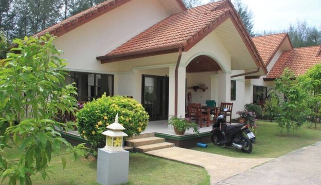 Bungalow by the beach with hotel service at Koh Kho Khao