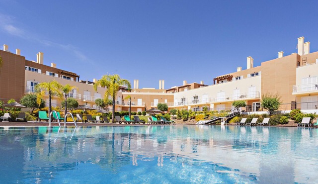 Cabanas Gardens, 4px, pool view