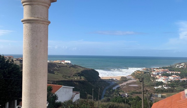 Casa completa com vista mar/praia e jardim privado