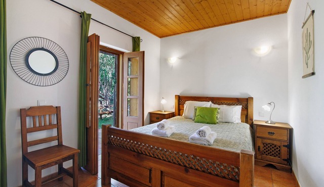 Casa de Campo Vale do Asno-Room 'Quarto 7' with Shared Pool, Wi-Fi and Air Conditioning