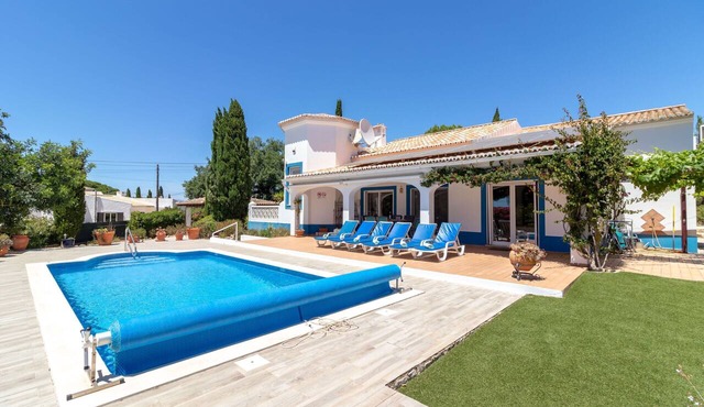 Casa Esperança - Private heated pool, 5 minute drive from beaches & town