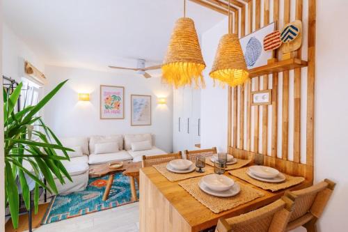 Casa Phoebe - NEW Renovated Burgau Apartment Sleeps 5 - Beach 1 min
