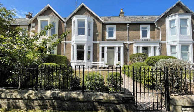 Castle Beach - Spectacular Victorian Villa in Broughty Ferry