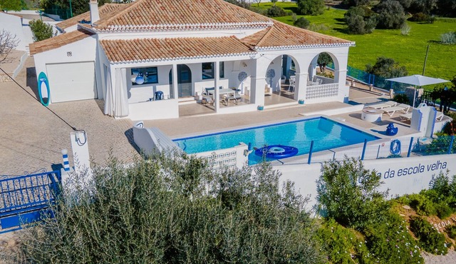Charming and pretty villa surrounded by countryside and close to the beach