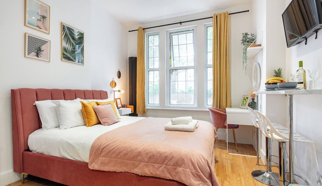 Charming Cozy Studio Apartment in London
