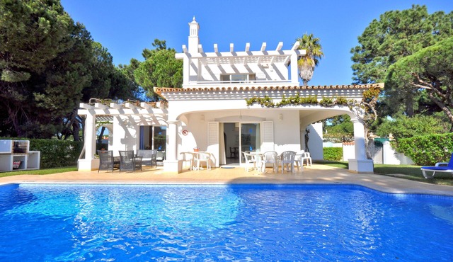 Charming Villa, Private Pool, Walking Distance to Centre, Free AC & Wifi