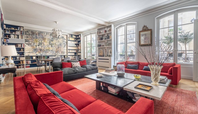 CHIC & Modern Apartment in the 7eme! in Paris