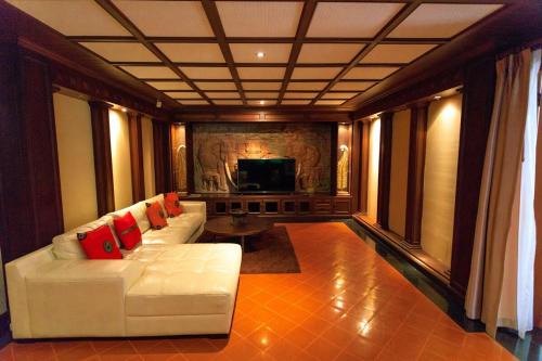 Classic Cozy Thai Villa BIG pool Party OK