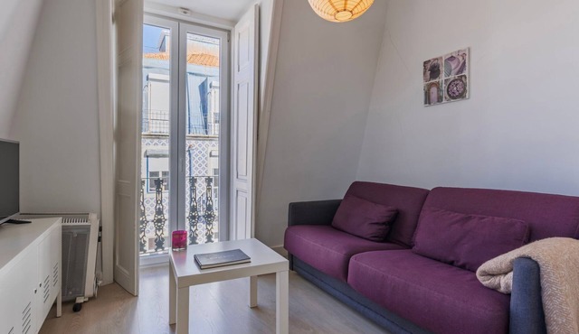 Classic Topfloor Apartment by LovelyStay