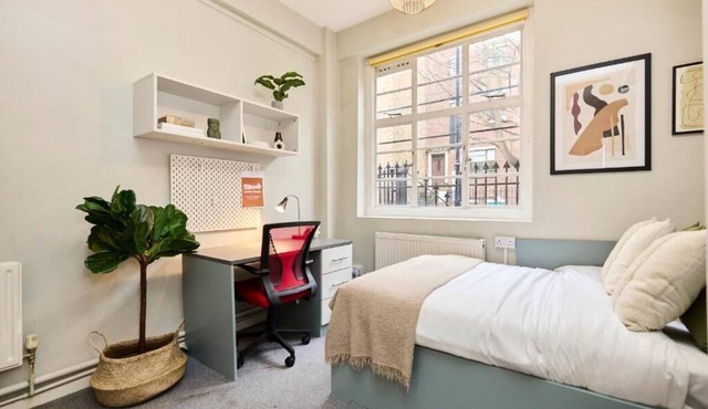 Cosy Private Double in Westminster – Steps from Big Ben & Buckingham Palace in London