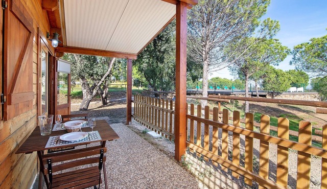 Country House Vale do Asno - Bungalow '1' with Shared Pool, Wi-Fi and Air Conditioning