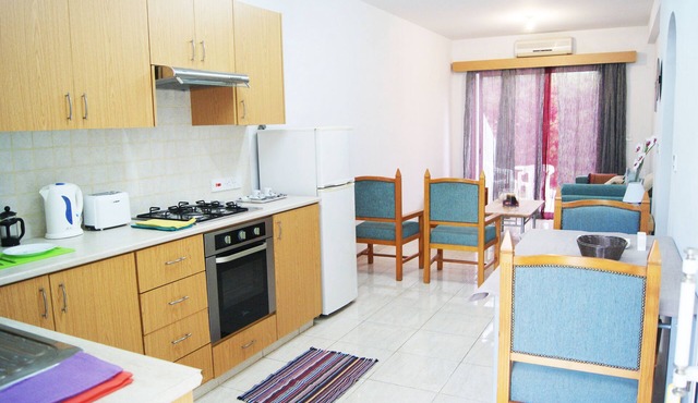 Cozy 1BR Apt- (Quite/Safe/Clean), Near Bus Stop in Paphos