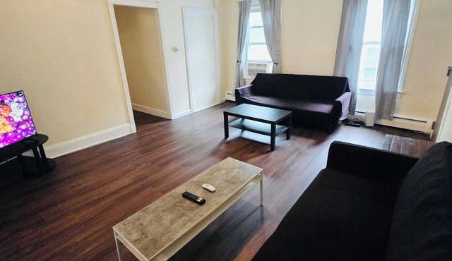 Cozy 2 bed near Whole Foods, Downtown, Miriam, etc in Providence