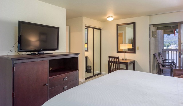 Cozy Harborside Stay | Secluded Orcas Island Getaway- Harborside 2350 in Eastsound