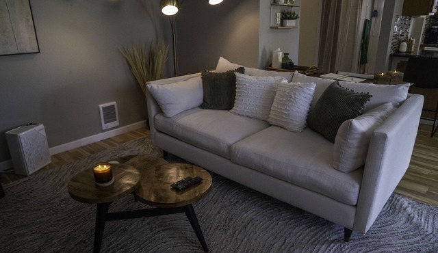 Cozy Lake Stevens family bungalow: peaceful & quiet with a serene backyard. in Lake Stevens