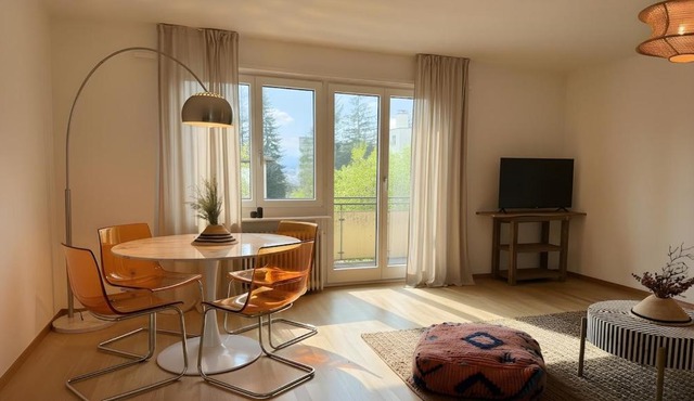 Cozy Spacious Apartment near Zurich City with Balcony & Free Parking in Oberengstringen