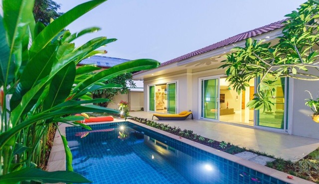 Cozy villa in delightful Chalong with AC, WiFi