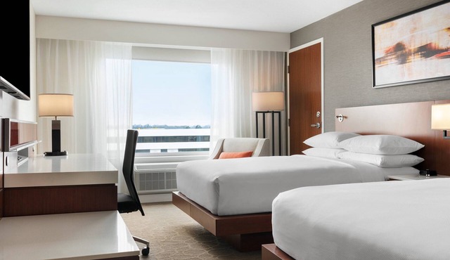Delta Hotels by Marriott Indianapolis Airport in Indianapolis