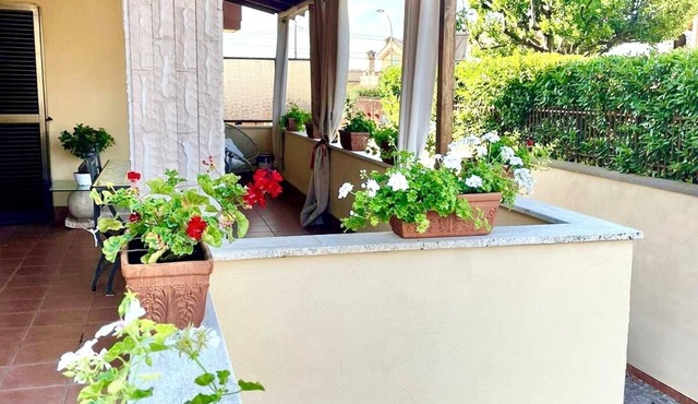 Detached solution: first and second floor of beautiful cottage in Marco Simone