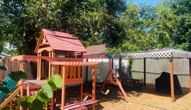Downtown Sarasota Florida Vacation Rental 3BR/1.5BA House, Near Beaches, Unit 1 in Sarasota