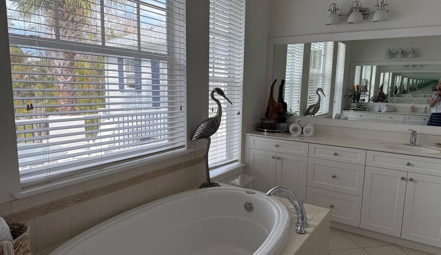 Duplex Heated Pool Walk to Beach in Anna Maria