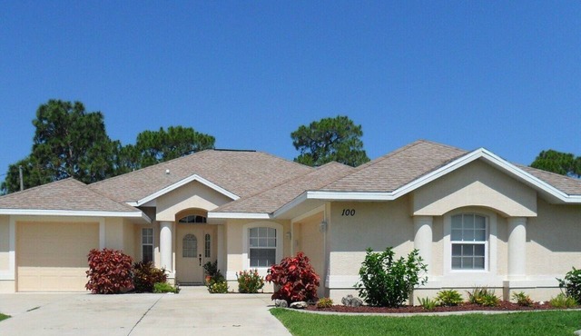 Elegant And Beautifully Appointed in Rotonda Lakes