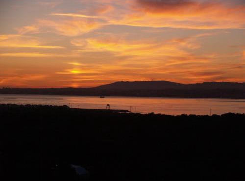 Exclusive beachfront house in Almada