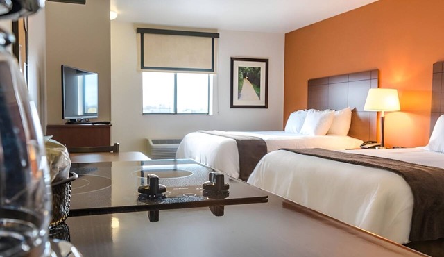 Extended-Stay Unit with Kitchen & Outdoor Grilling Pavilion - Comfort in Wixom in Wixom