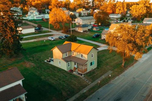 Family Friendly Downtown Apple Creek by Antiques in Apple Creek